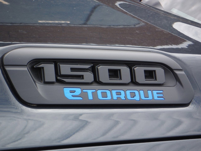 New 2027 RAM 1500 4x4 Crew Cab image 9