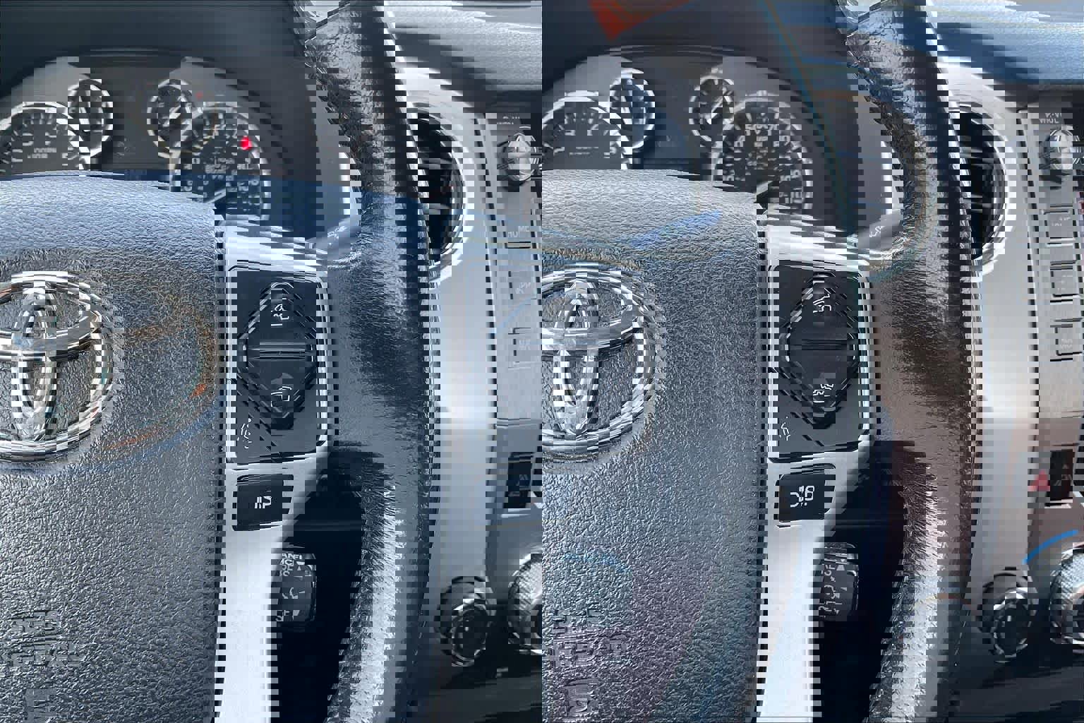 Used 2014 Toyota Tundra 1794 Edition image 25