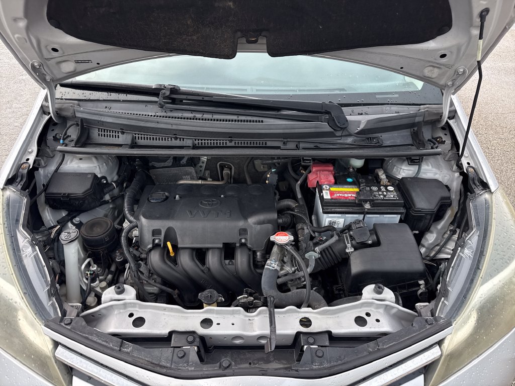 Used 2016 Toyota Yaris L FWD image 26