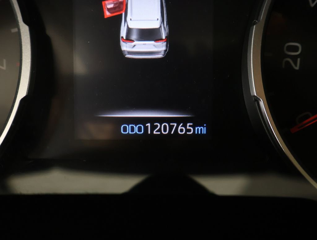 Used 2020 Toyota RAV4 XLE Premium w/ Carpet Mat Package image 9