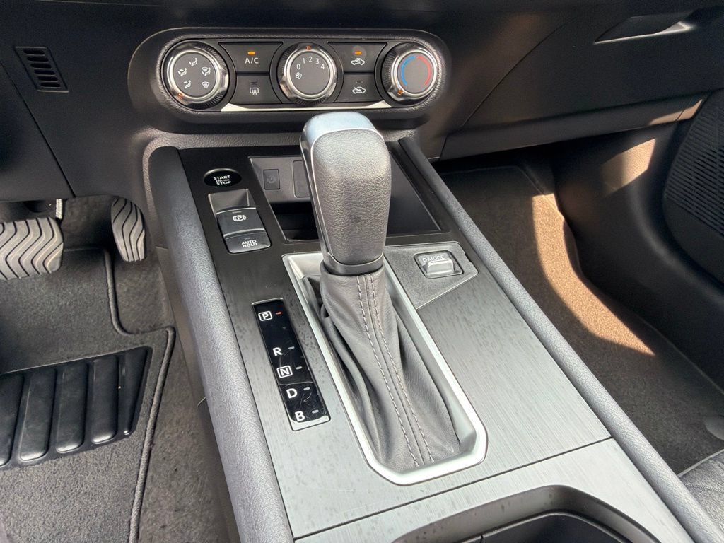 Certified 2025 Nissan Kicks SV FWD image 14