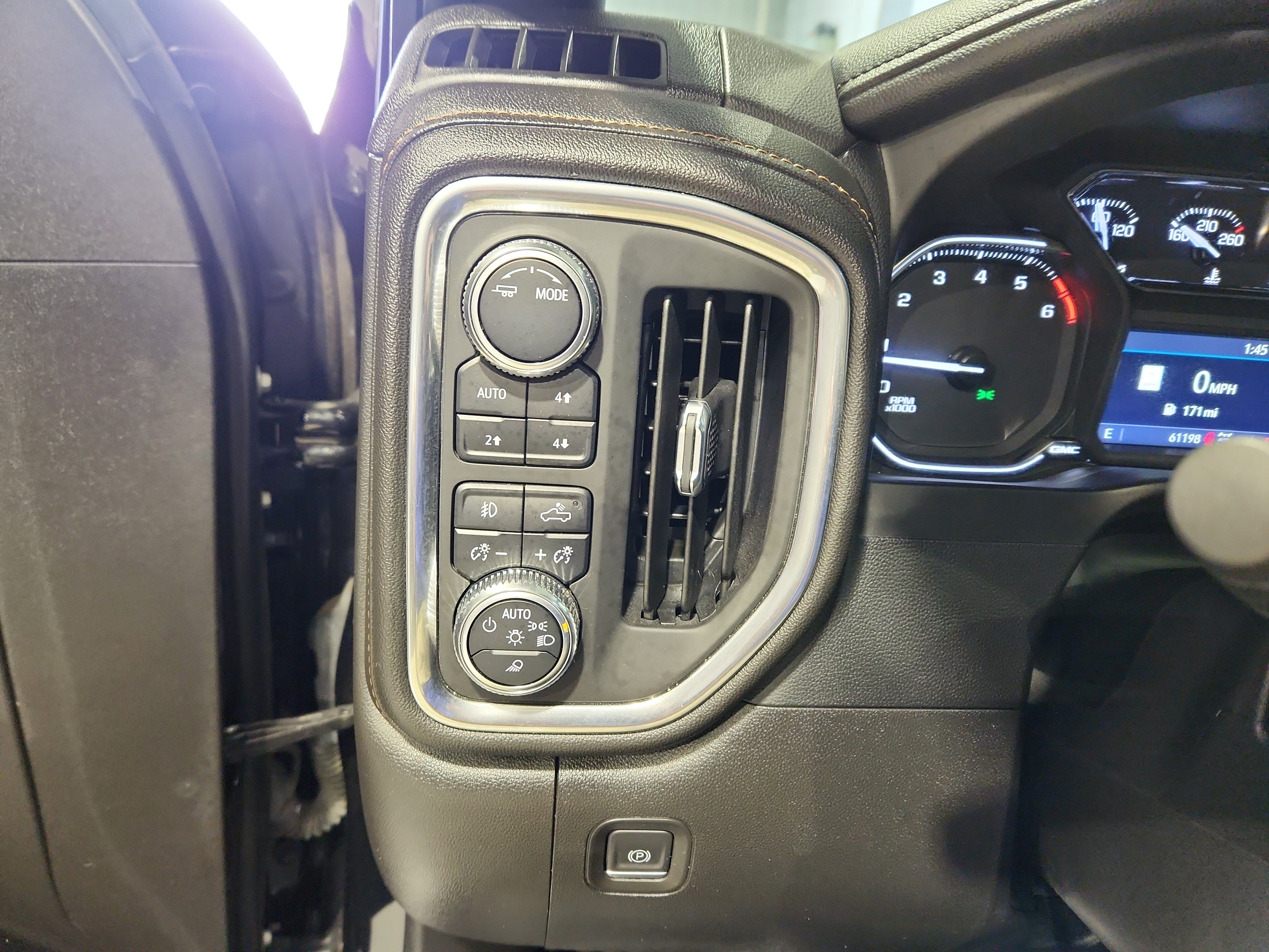 Certified 2022 GMC Sierra 1500 AT4 w/ AT4 Premium Package image 12