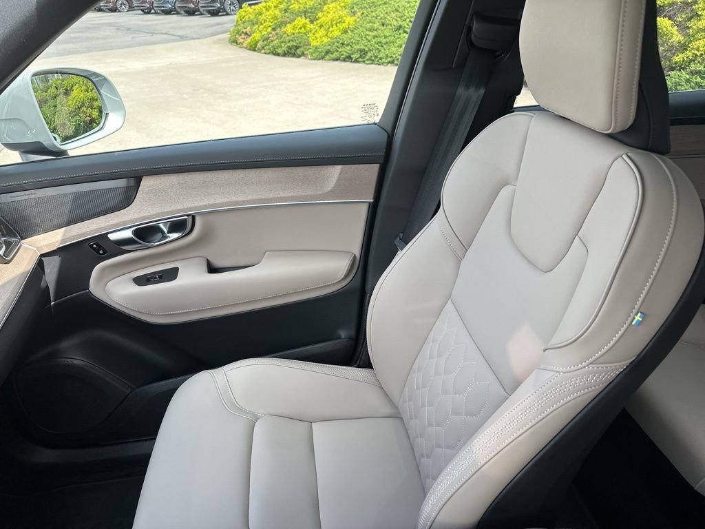 Certified 2025 Volvo XC90 B6 Plus AWD/4WD image 34