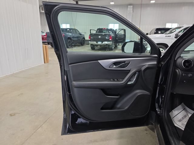 Used 2025 Chevrolet Blazer LT AWD/4WD image 22