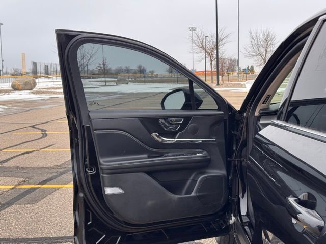 Used 2024 Lincoln Corsair Premiere w/ Equipment Group 101A image 4