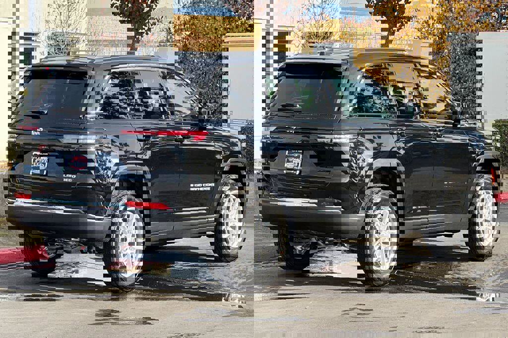 New 2025 Jeep Grand Cherokee Laredo X image 4