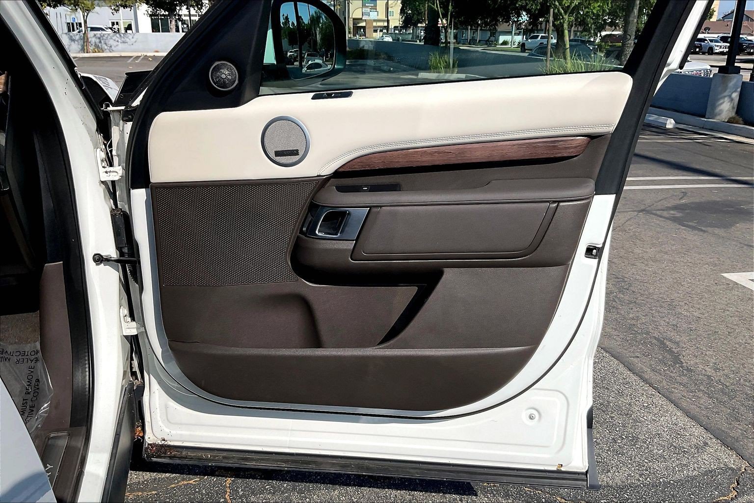 Used 2019 Land Rover Discovery HSE AWD/4WD image 22