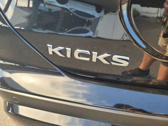 Certified 2025 Nissan Kicks Play S FWD image 10