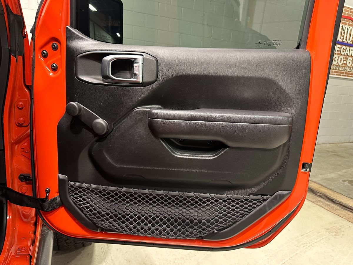 Used 2018 Jeep Wrangler Unlimited Sport AWD/4WD image 12