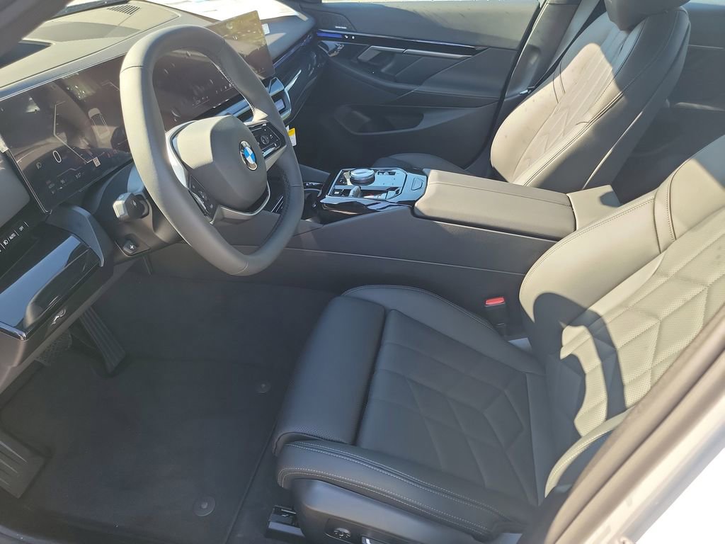 Certified 2025 BMW 530i xDrive w/ Premium Package image 7