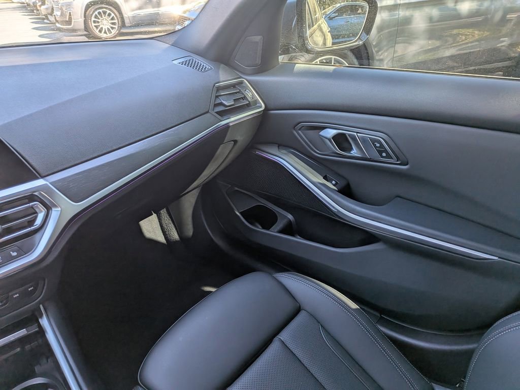 Used 2022 BMW 330i xDrive Sedan w/ M Sport Package image 16