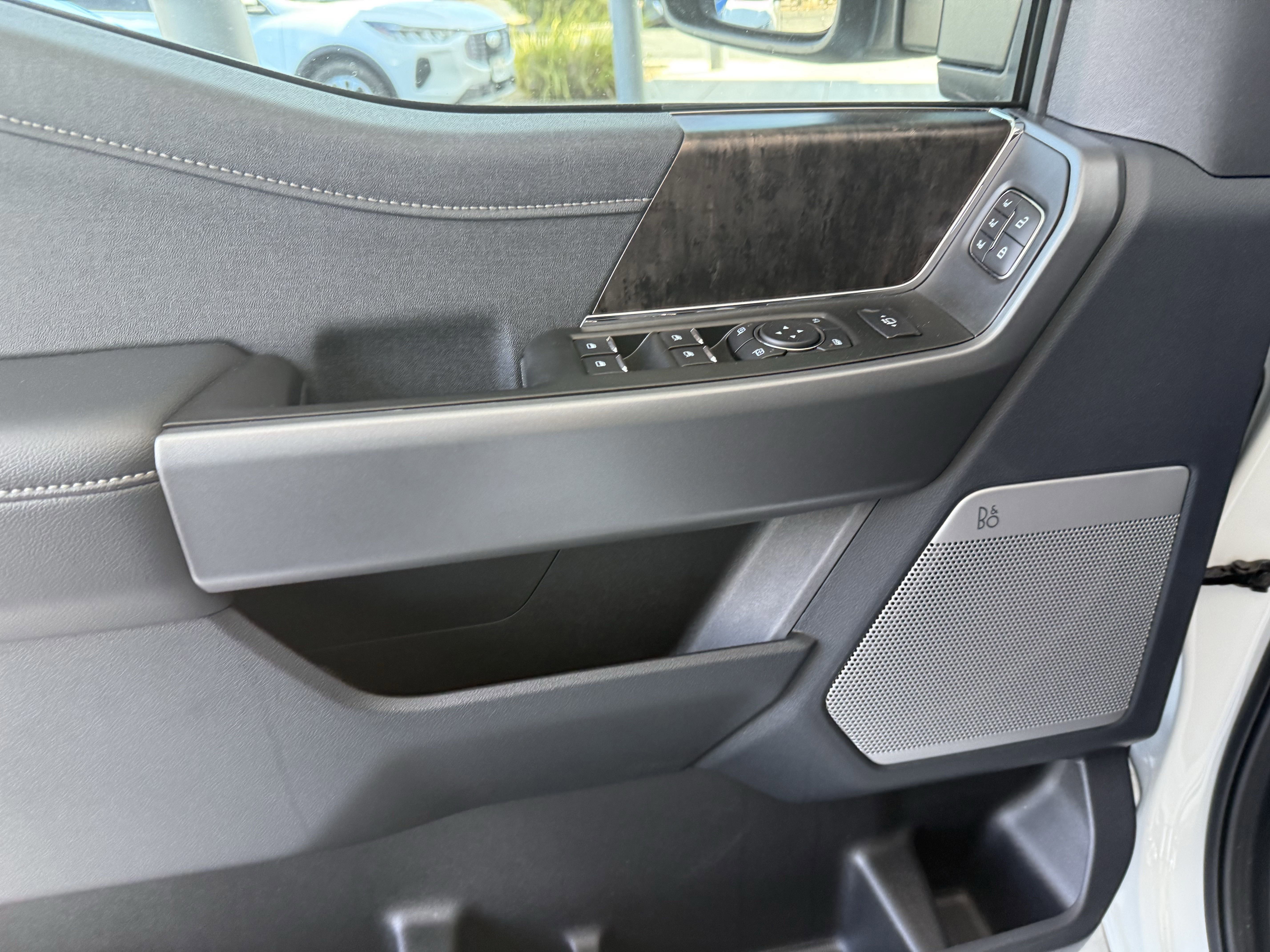 New 2025 Ford F250 Lariat image 24