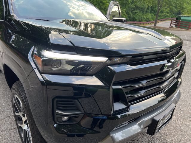 Used 2024 Chevrolet Colorado Z71 w/ Z71 Convenience Package 2 AWD/4WD image 29