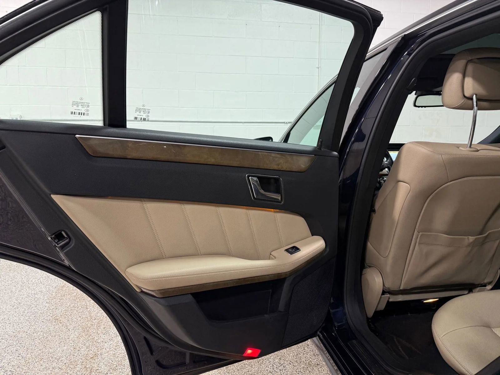 Used 2010 Mercedes-Benz E 350 E 350 4MATIC Sedan 4D image 36