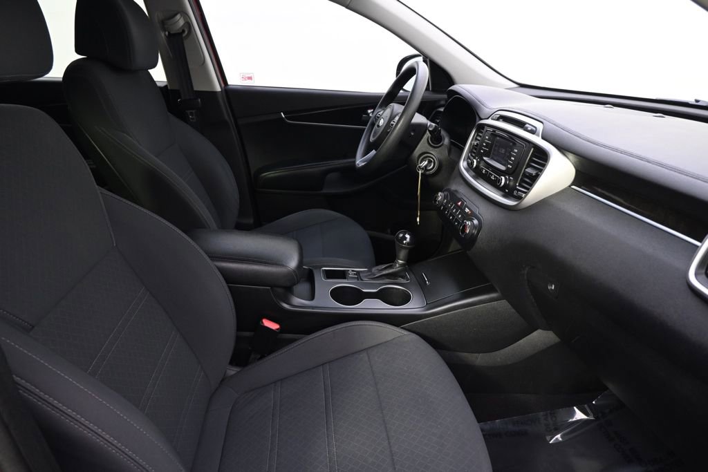 Used 2017 Kia Sorento LX image 16