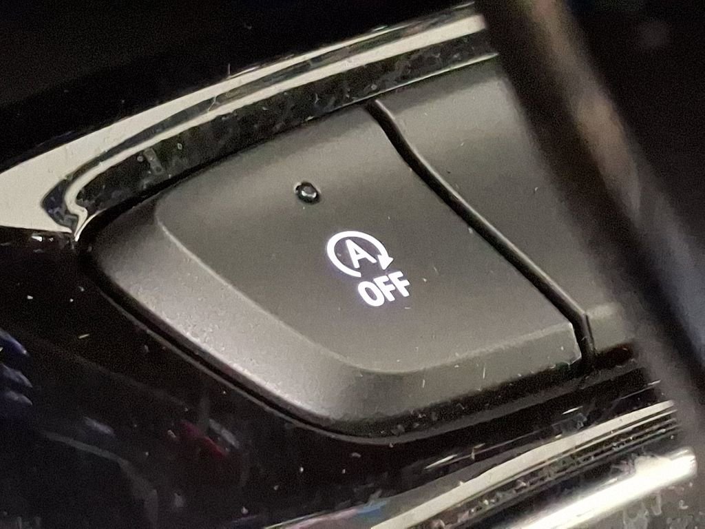 Used 2025 Chevrolet Trax RS image 24