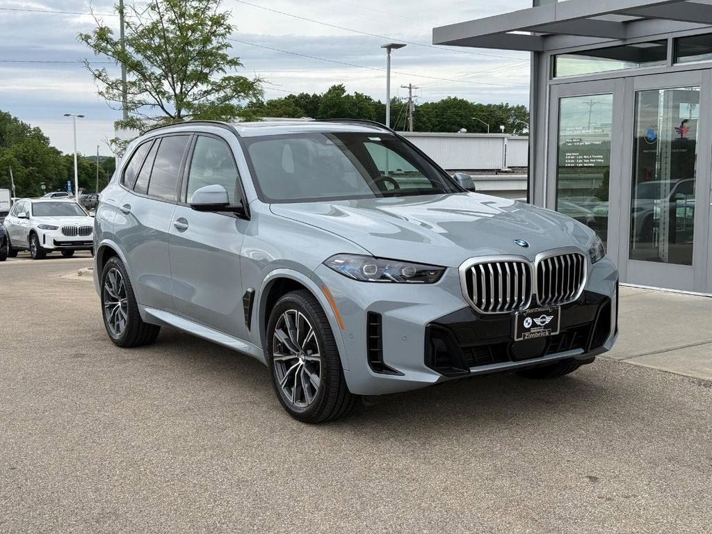 Certified 2024 BMW X5 xDrive40i w/ M Sport Package AWD/4WD image 1
