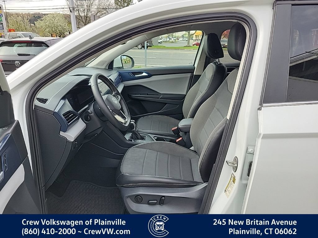 Certified 2022 Volkswagen Taos SE w/ Driver Assistance Package FWD image 15