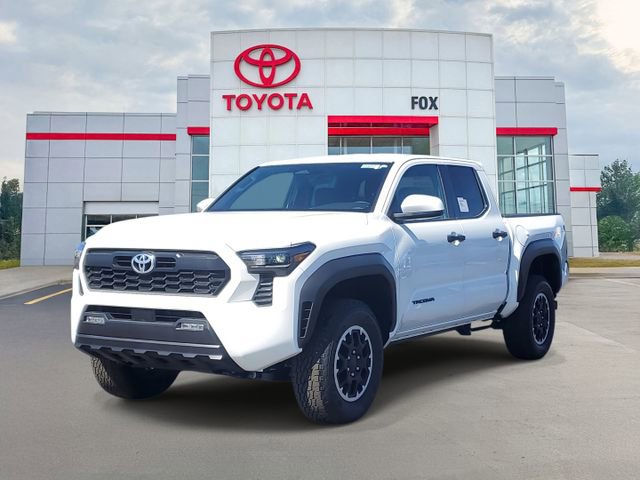 Used 2025 Toyota Tacoma TRD Off-Road image 2
