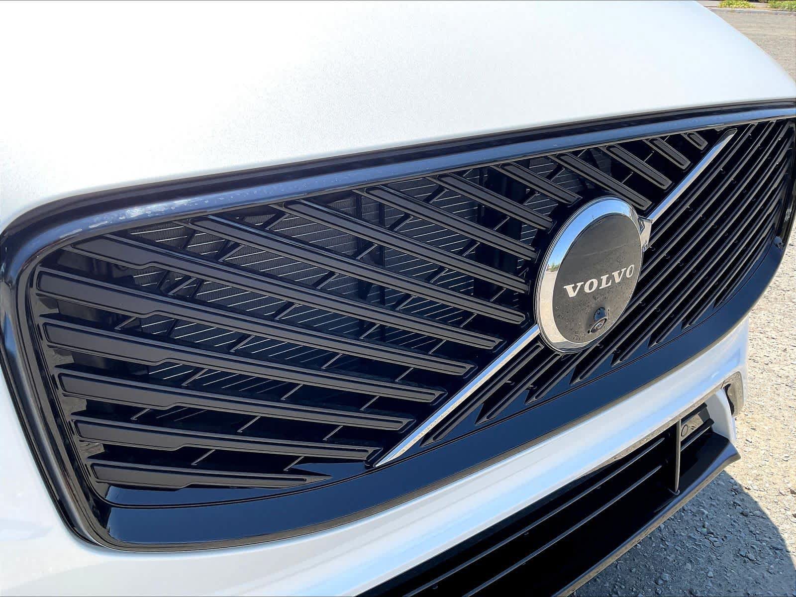 New 2026 Volvo XC60 B5 Ultra w/ Climate Package AWD/4WD image 33