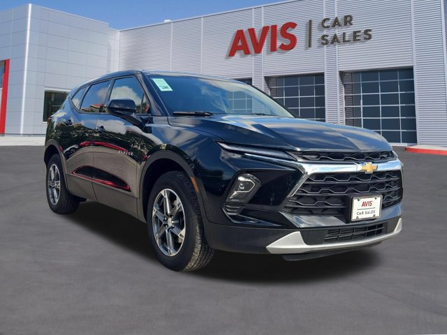 Used 2025 Chevrolet Blazer LT FWD image 3