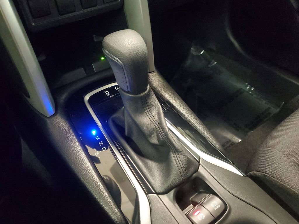 Used 2024 Toyota Corolla Cross LE image 28