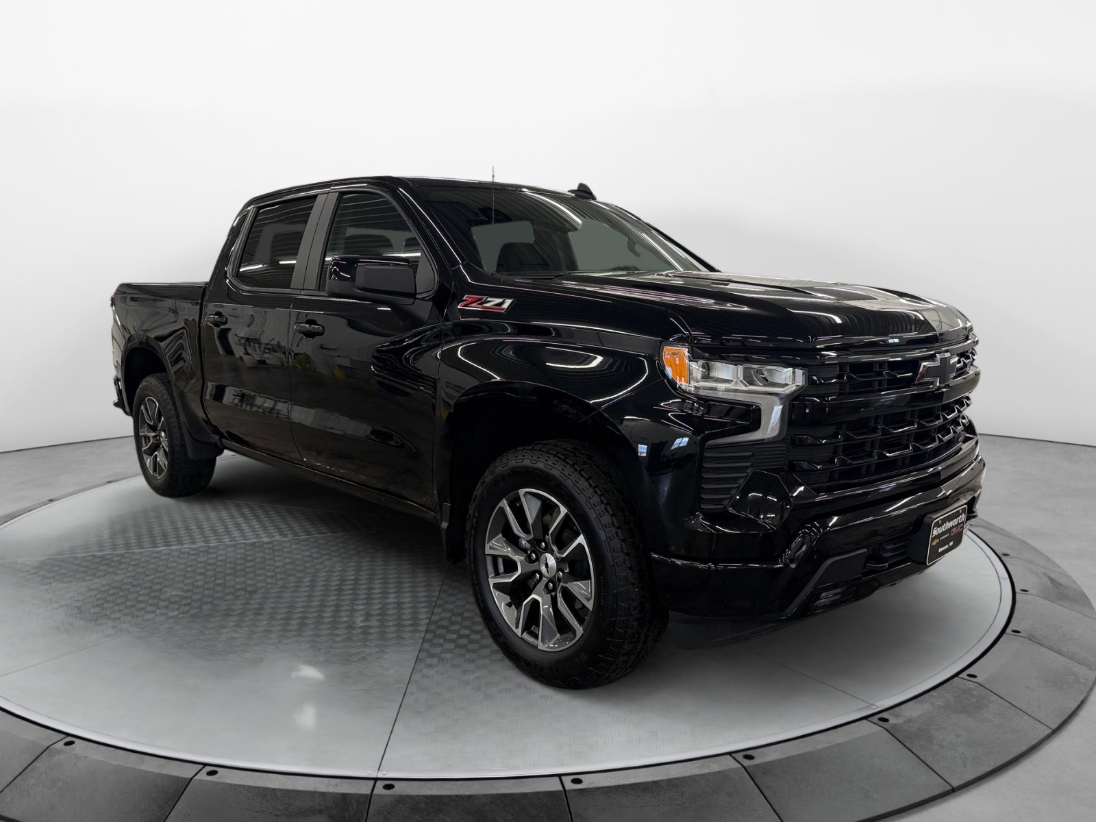 Used 2024 Chevrolet Silverado 1500 RST AWD/4WD image 4