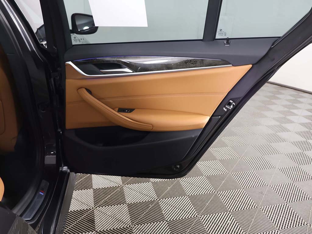 Used 2023 BMW 530i xDrive w/ M Sport Package image 26
