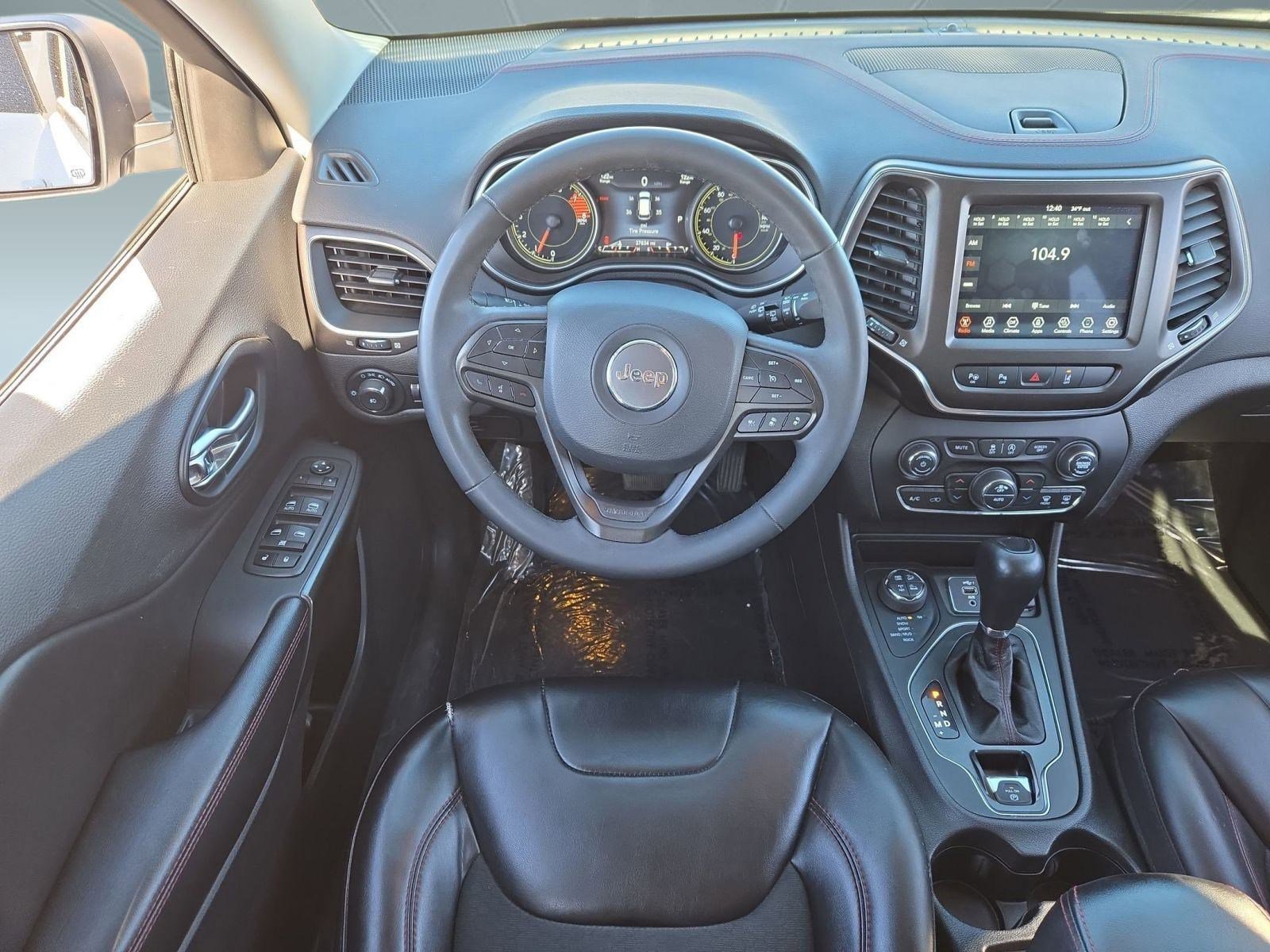 Used 2021 Jeep Cherokee Trailhawk w/ Technology Group image 27