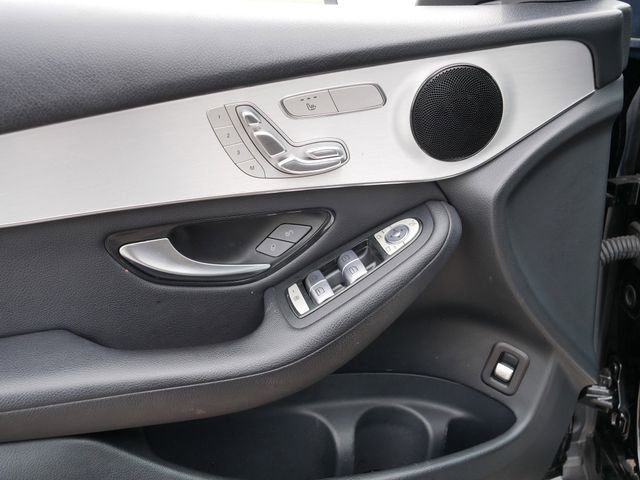 Used 2019 Mercedes-Benz GLC 300 4MATIC image 16