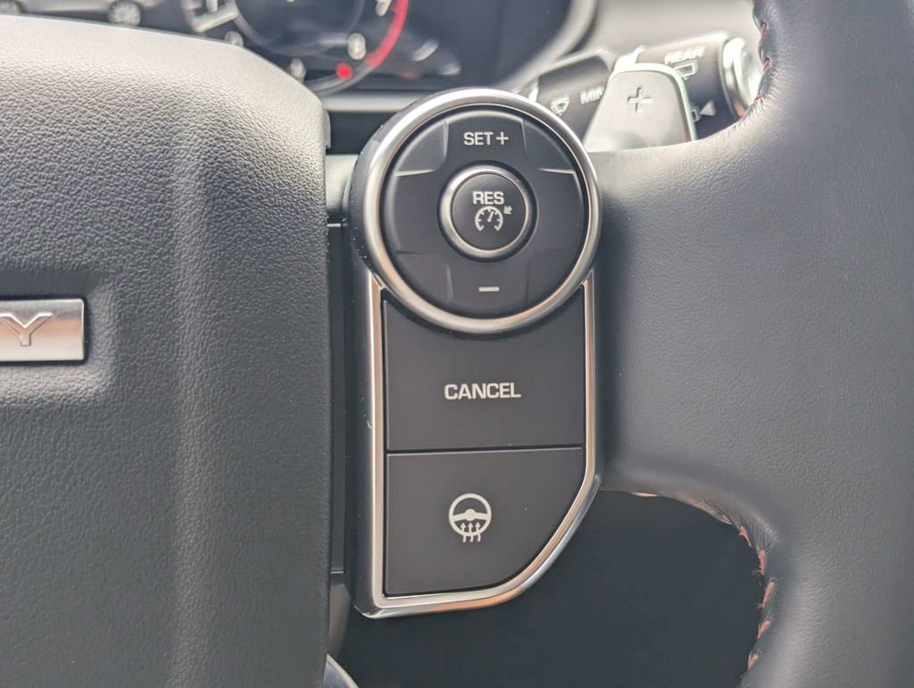 Used 2018 Land Rover Discovery HSE AWD/4WD image 27