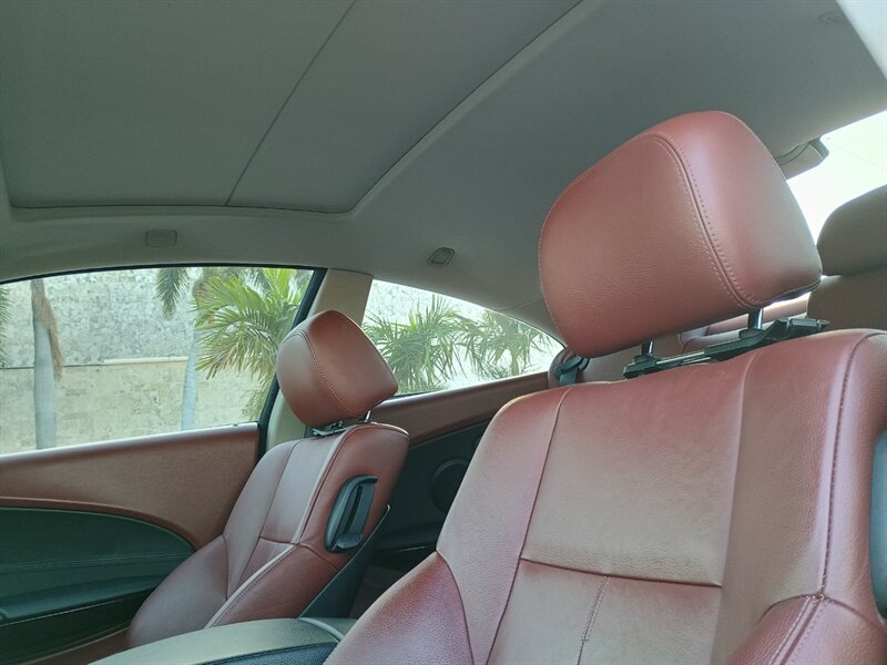 Used 2006 BMW 650i Coupe RWD image 15