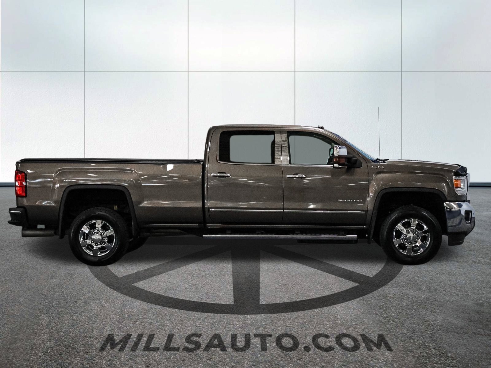 Used 2015 GMC Sierra 3500 SLT w/ Duramax Plus Package AWD/4WD image 10