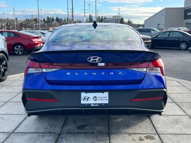 Certified 2025 Hyundai Elantra Sport image 8