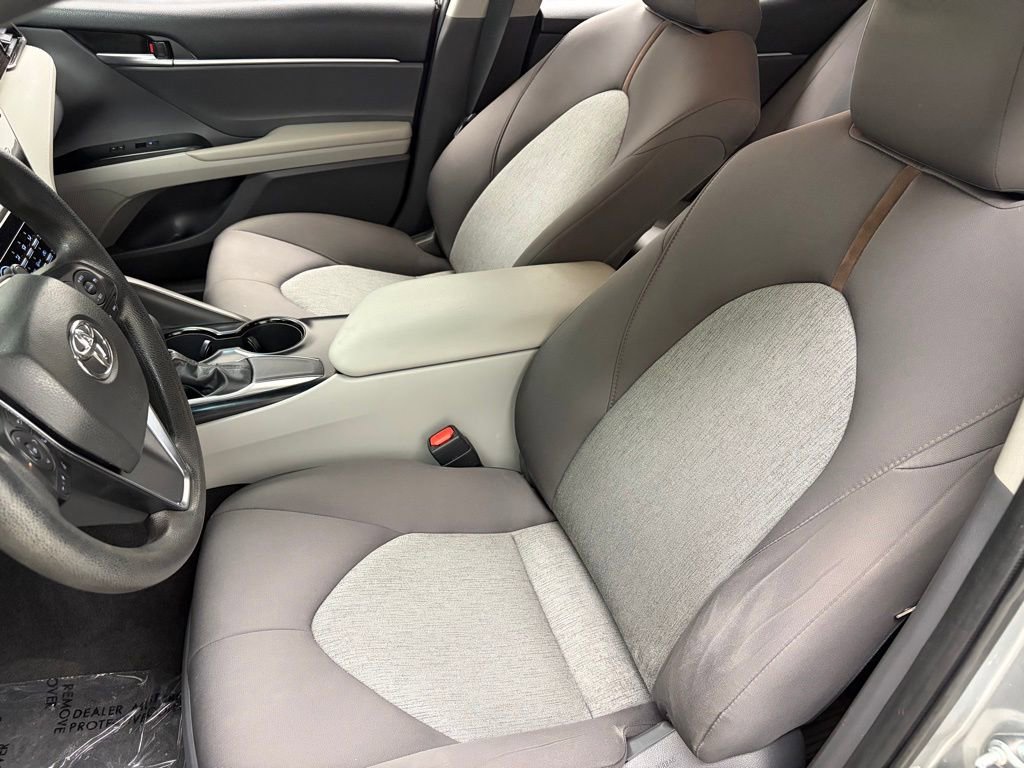 Used 2019 Toyota Camry LE FWD image 18