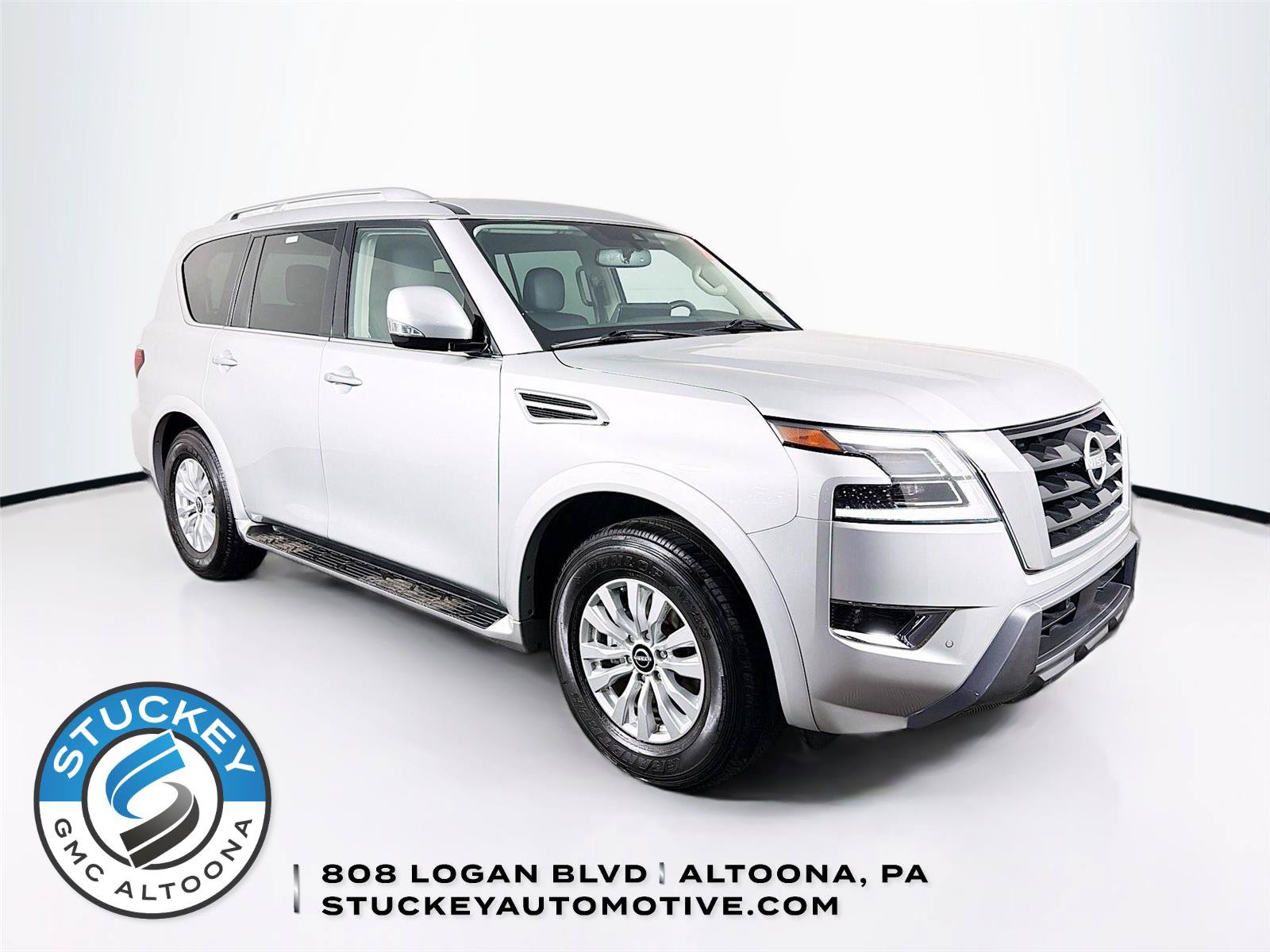 Used 2024 Nissan Armada SV AWD/4WD image 1