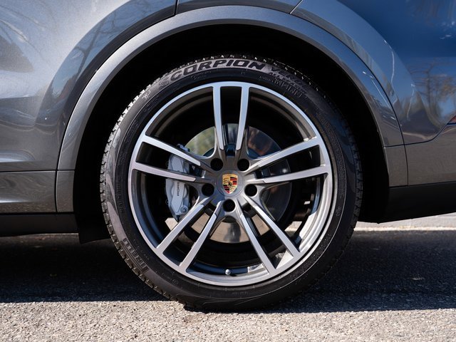 Certified 2022 Porsche Cayenne Turbo image 12
