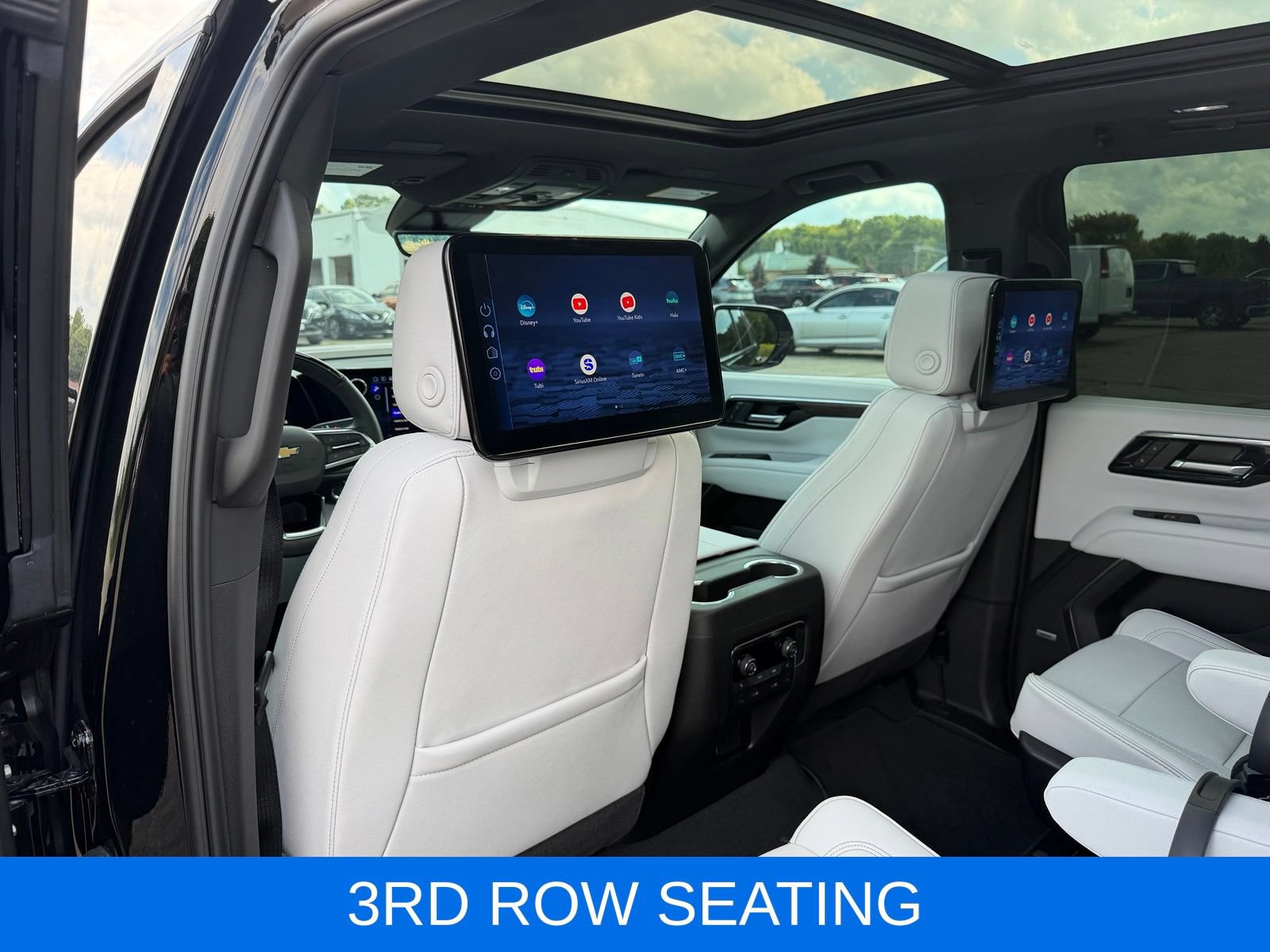Used 2025 Chevrolet Suburban Premier AWD/4WD image 29