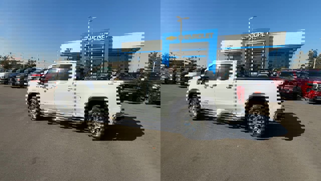 Used 2022 GMC Sierra 1500 SLT w/ SLT Premium Plus Package image 4