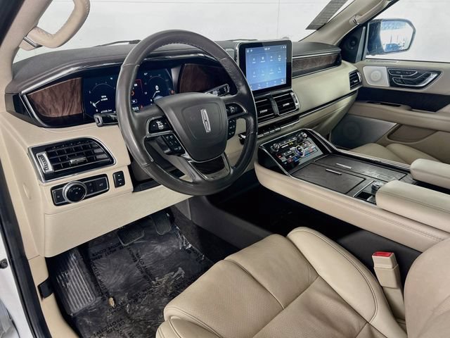 Used 2021 Lincoln Navigator Reserve w/ Luxury Package RWD image 11