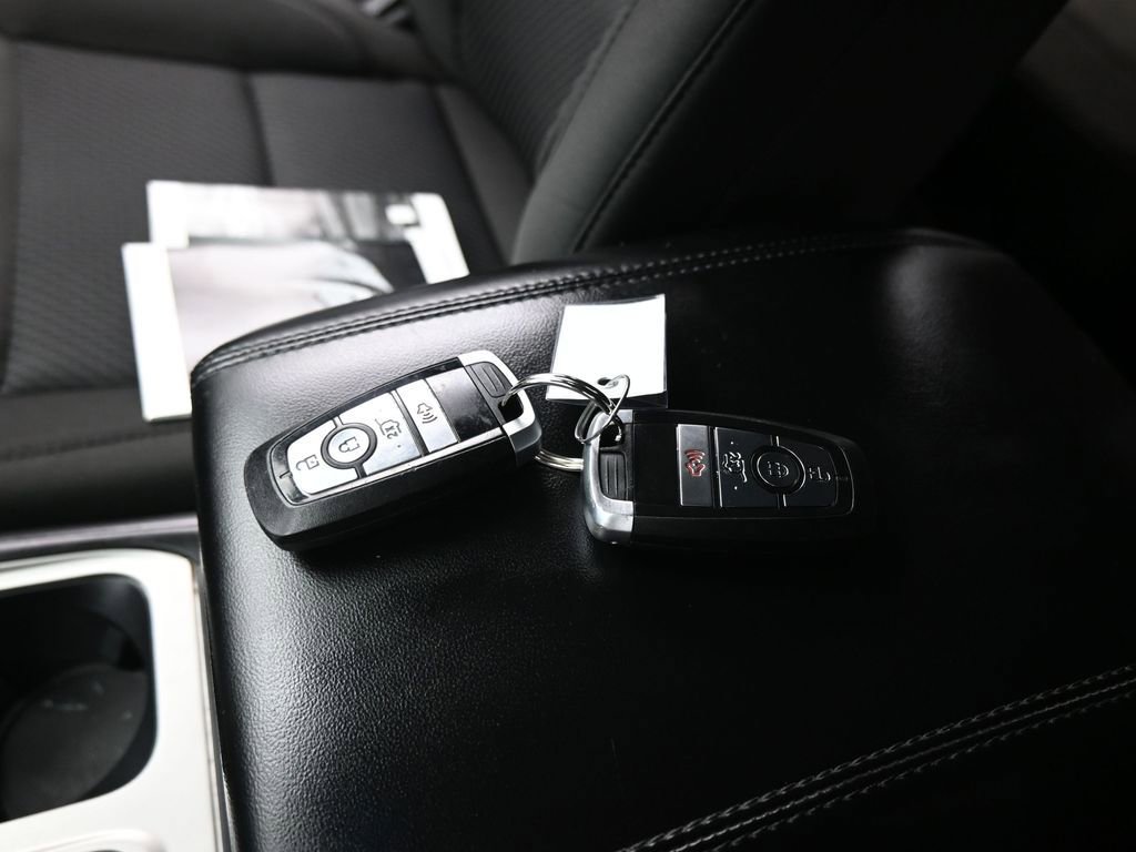 Certified 2022 Ford Explorer XLT image 17