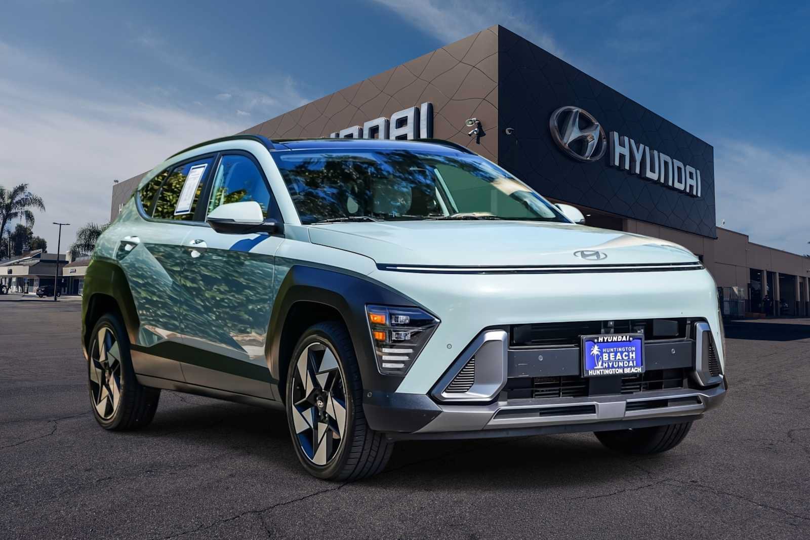Used 2024 Hyundai Kona Limited AWD/4WD image 2