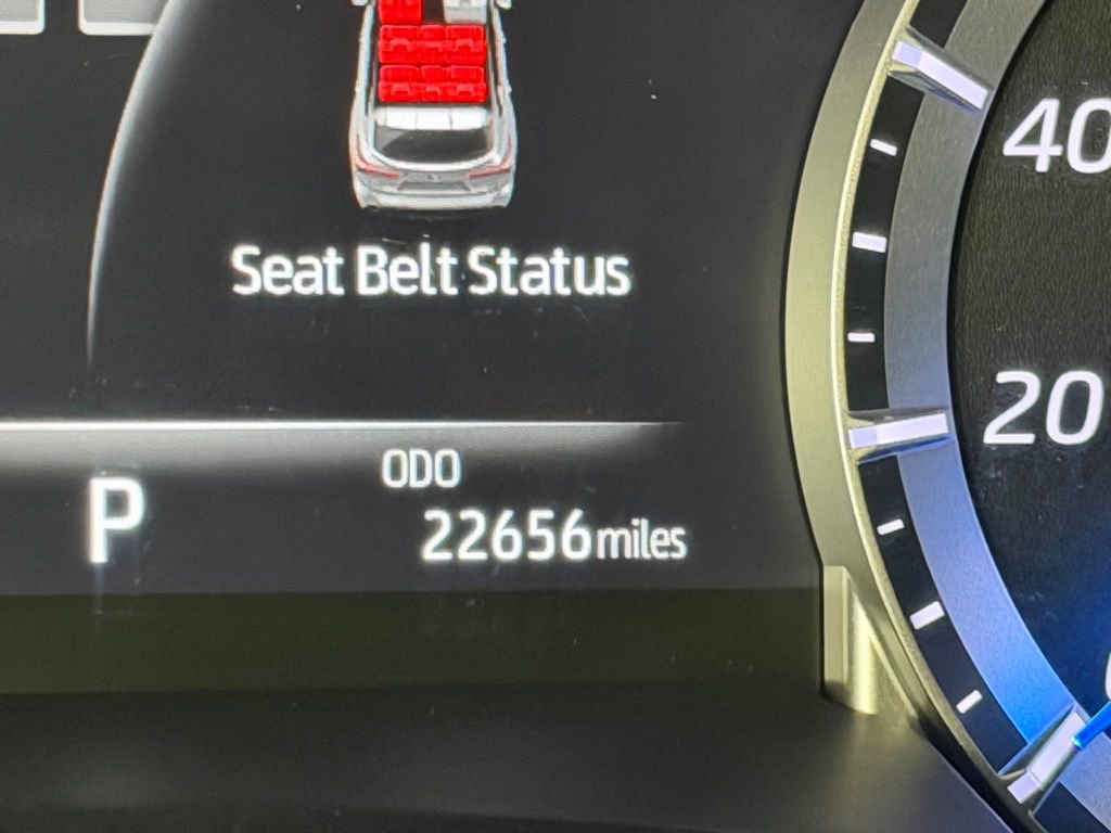 Used 2023 Toyota Highlander LE image 17