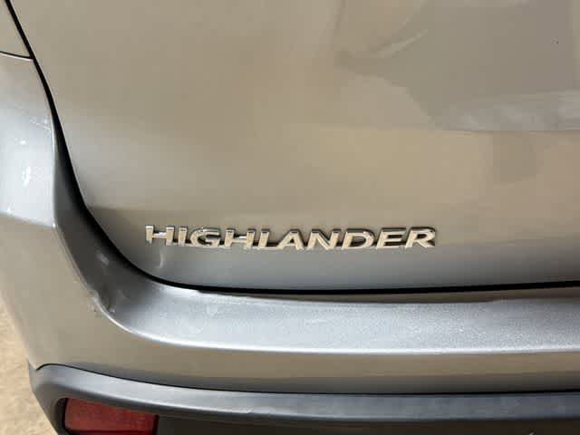Certified 2017 Toyota Highlander XLE FWD image 28