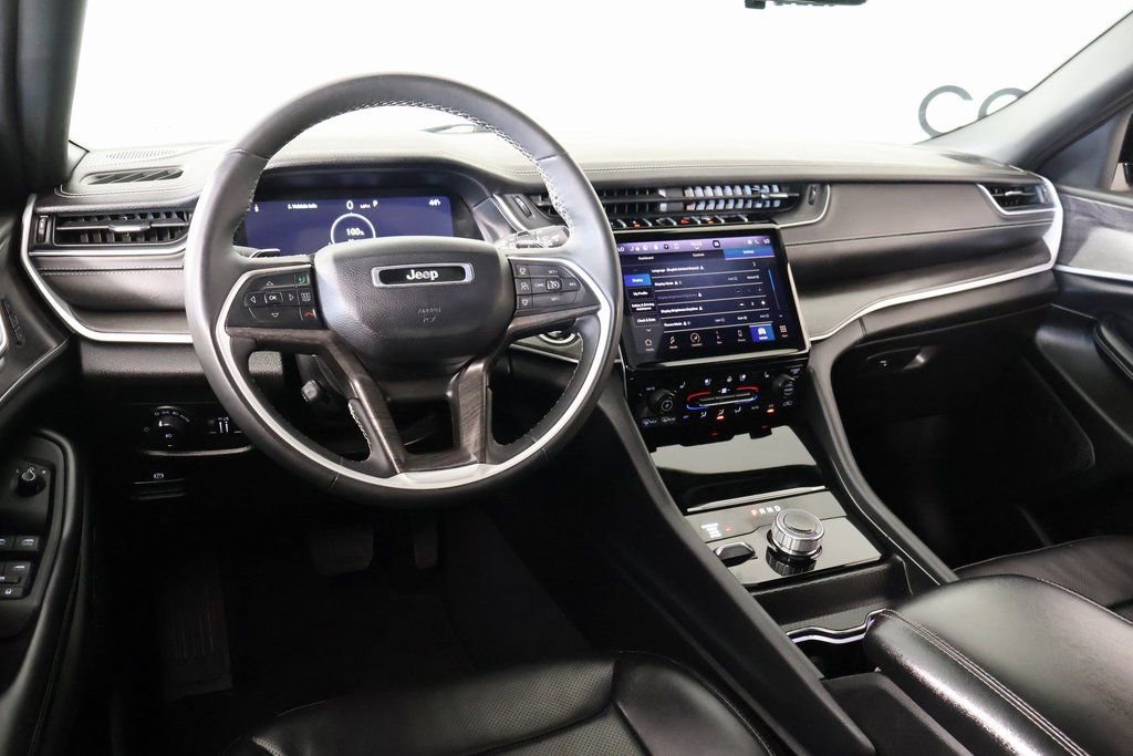 Used 2024 Jeep Grand Cherokee L Limited w/ Luxury Tech Group II image 2