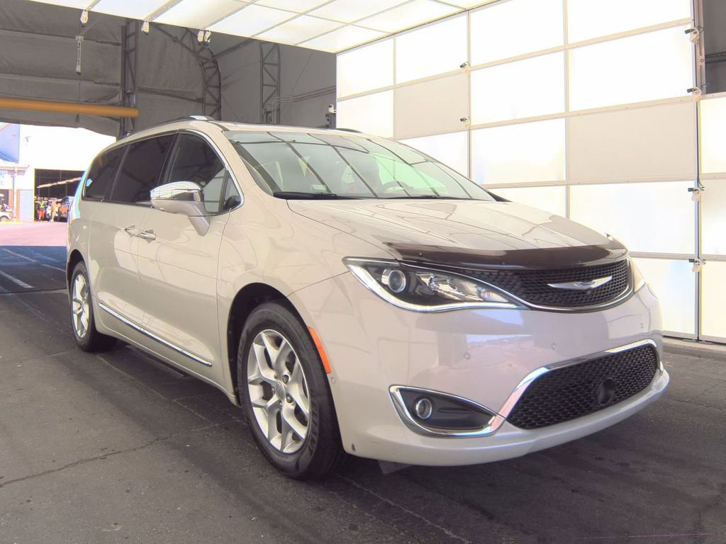 Used 2020 Chrysler Pacifica Limited w/ Advanced Safetytec Group