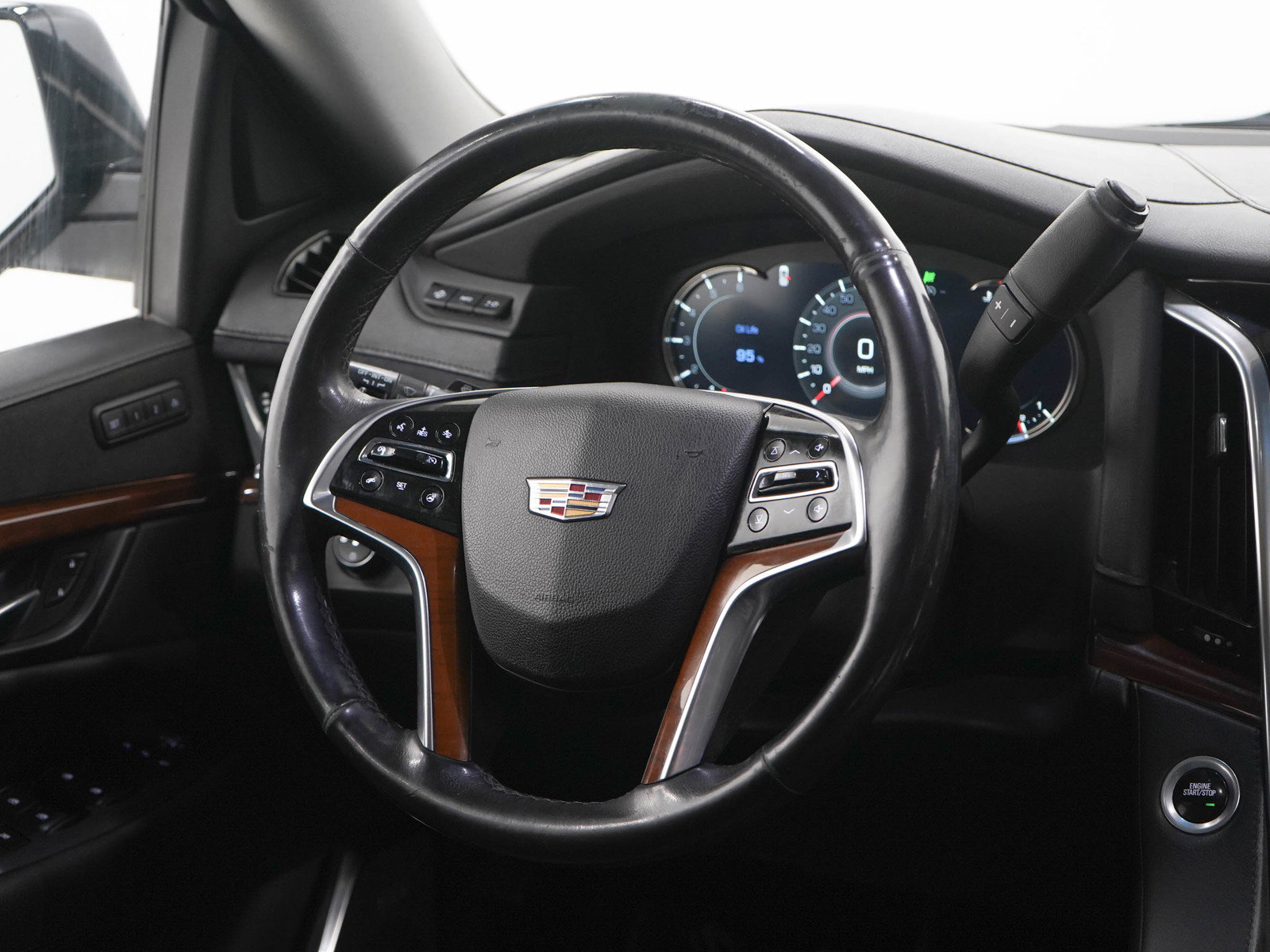 Used 2018 Cadillac Escalade Luxury AWD/4WD image 16
