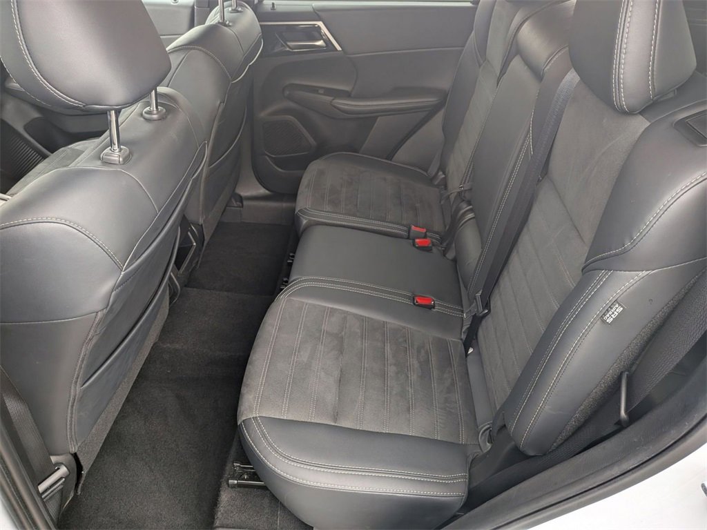 Used 2024 Mitsubishi Outlander SE image 24