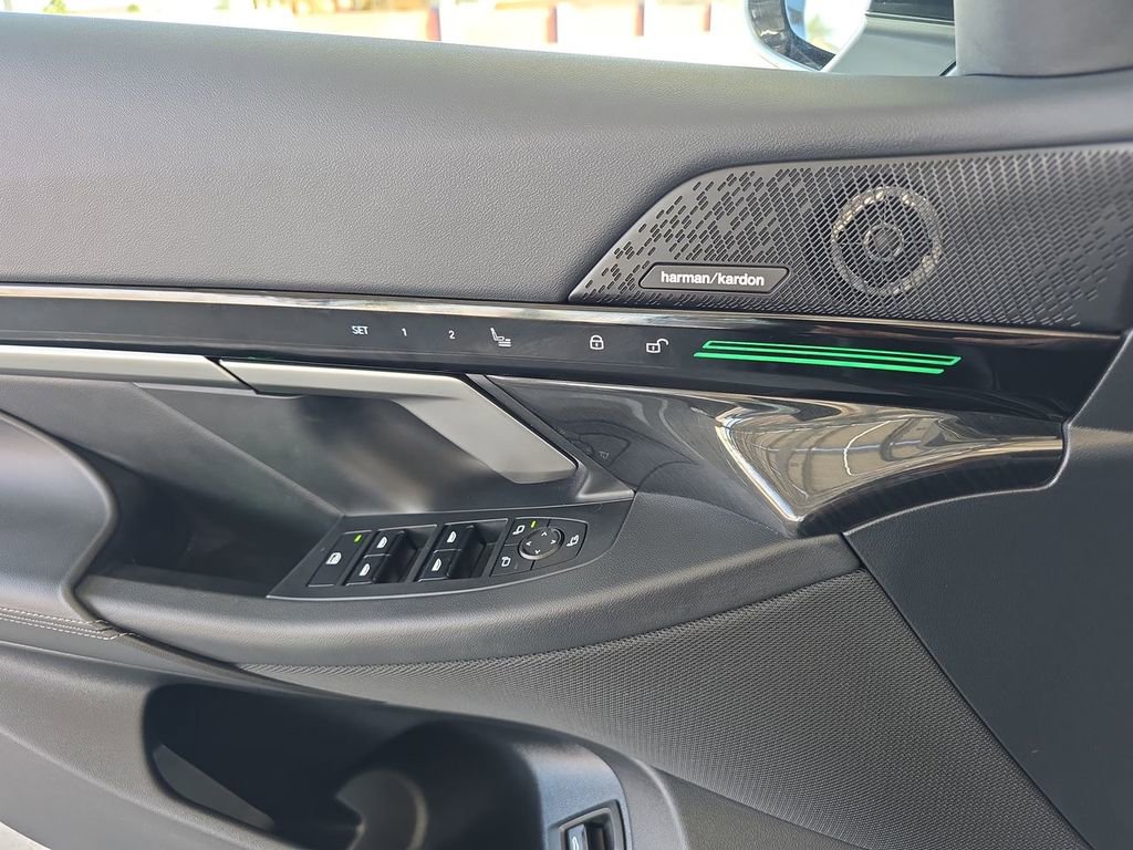 Used 2025 BMW 530i image 24