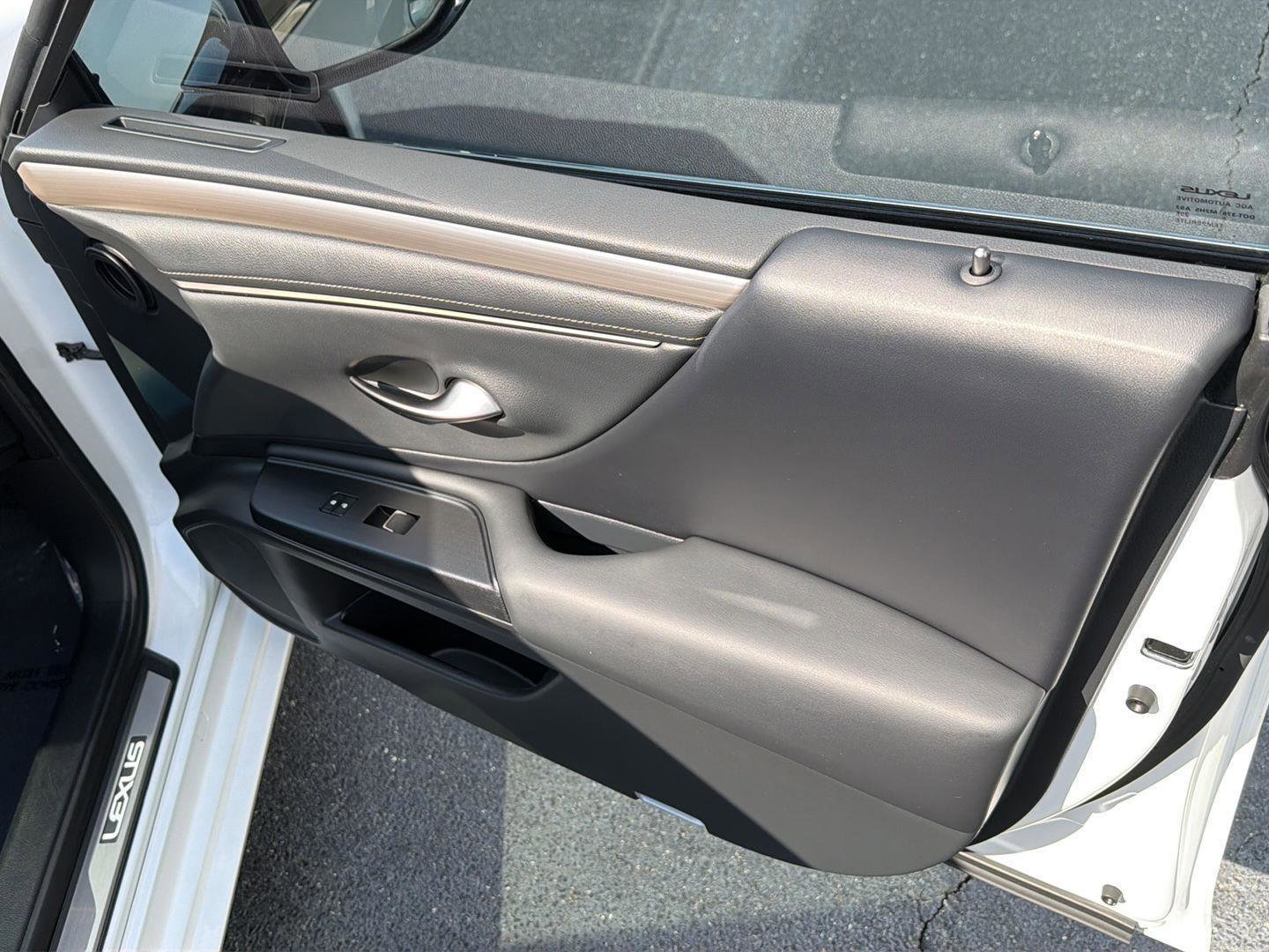 Used 2021 Lexus ES 350 F Sport w/ Protection Package (P3) FWD image 14